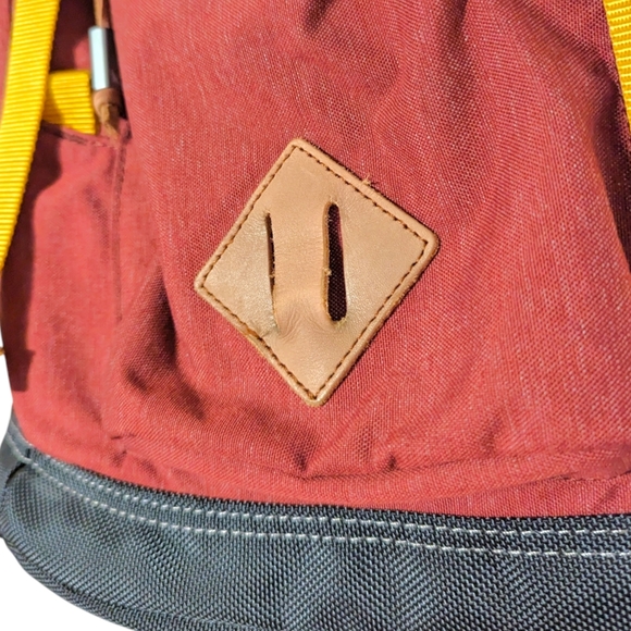 Eddie Bauer Backpack Bygone 25L Hiking Outdoors Multiple Pockets Red Yellow - Picture 8 of 11